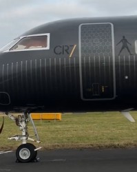 邮报：C罗价值6100万镑的私人飞机已离开沙特，凌晨1点抵达马德里